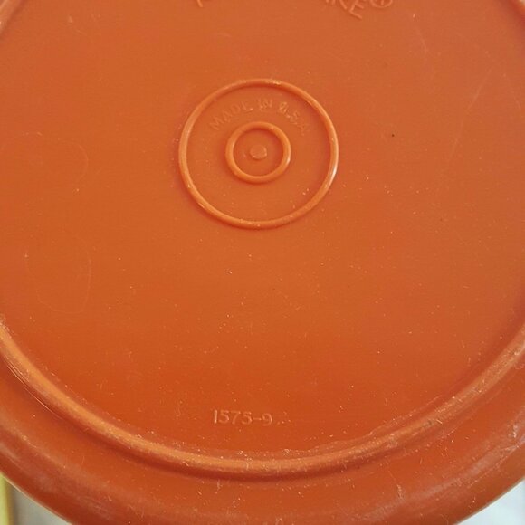 Tupperware Water Juice Pitcher 1575-9 Push Button Seal Holds 1.5 Quarts Orange - Picture 4 of 8